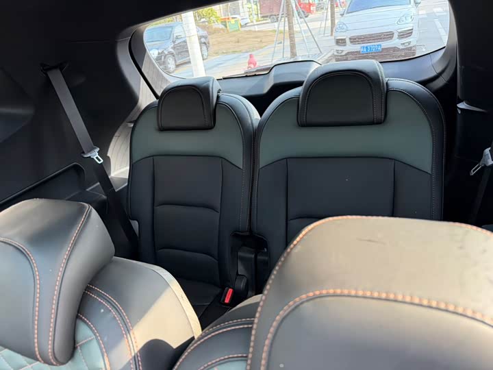 Фото 5 - Geely Okavango L