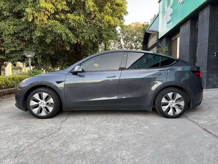 Фото 4 - Tesla Model Y