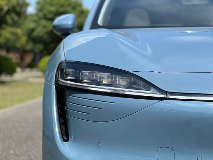 Фото 4 - Luxeed R7