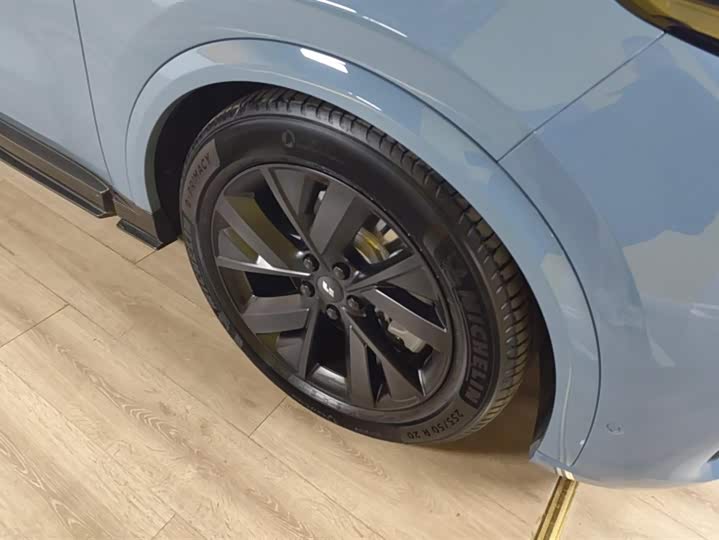 Фото 6 - LiXiang L8