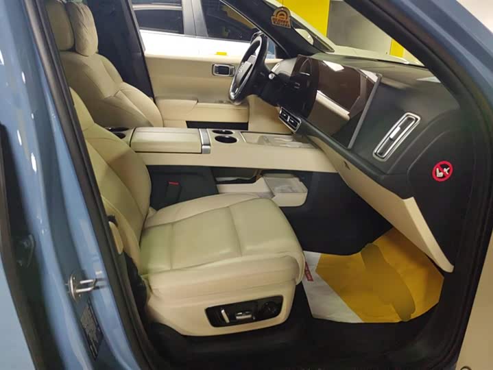 Фото 8 - LiXiang L8