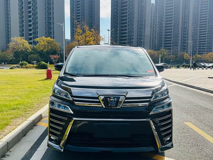 Фото 2 - Toyota Vellfire