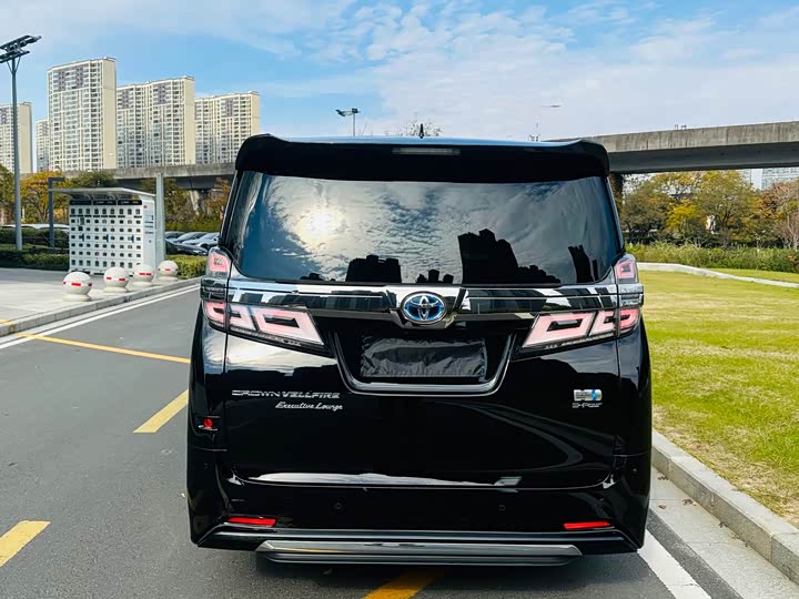 Фото 6 - Toyota Vellfire