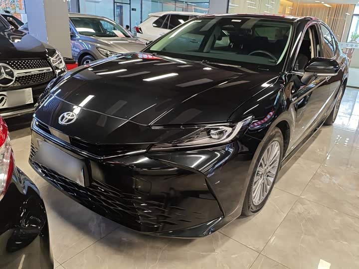 Фото 3 - Toyota Camry