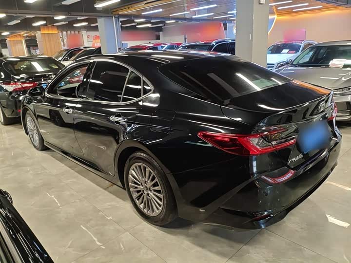 Фото 5 - Toyota Camry