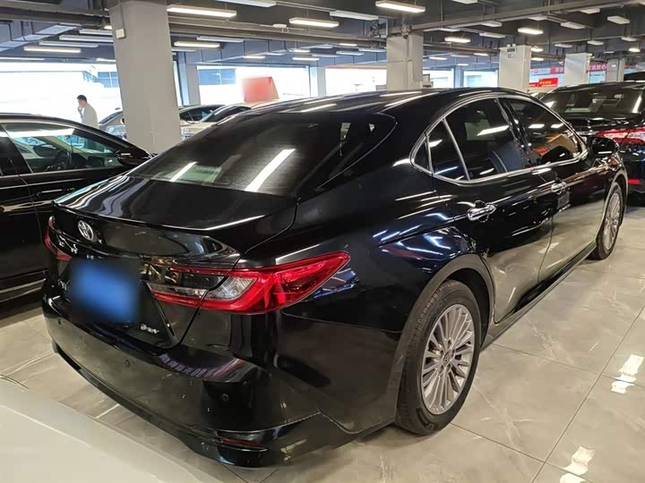 Фото 7 - Toyota Camry