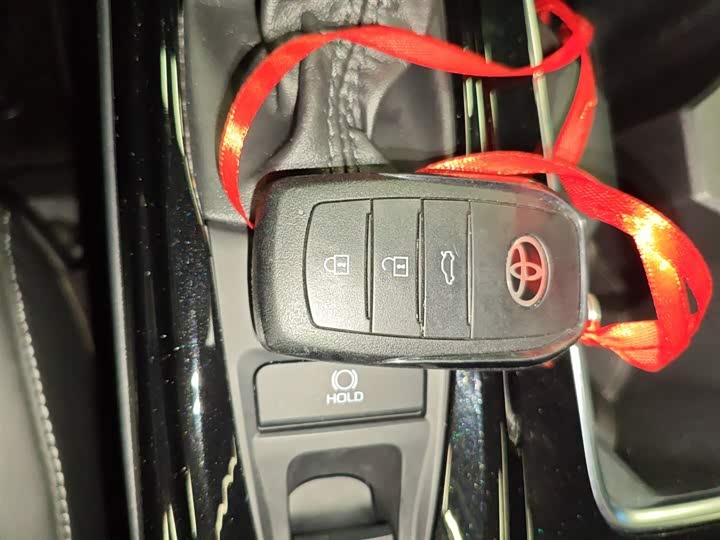 Фото 9 - Toyota Camry