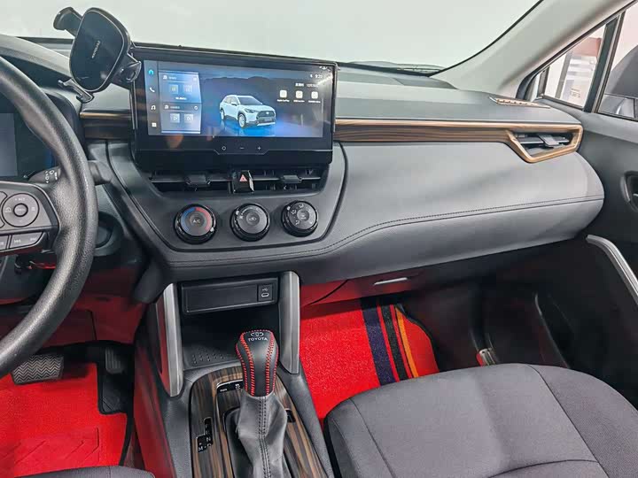 Фото 9 - Toyota Corolla Cross