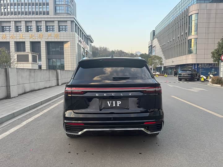 Фото 7 - Geely Monjaro