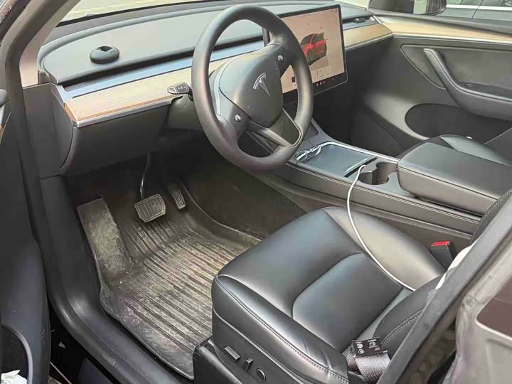 Фото 3 - Tesla Model Y