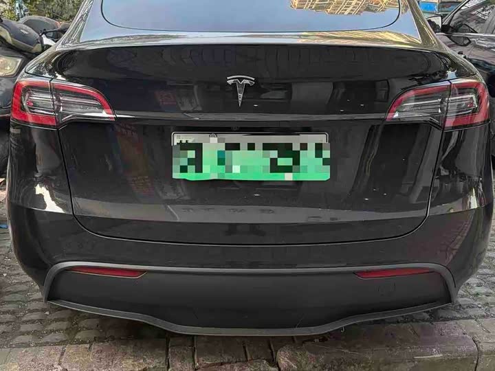 Фото 4 - Tesla Model Y