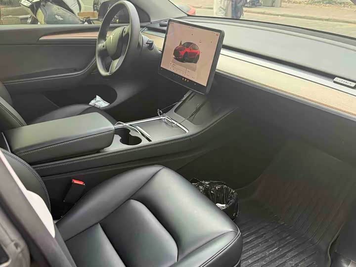 Фото 6 - Tesla Model Y