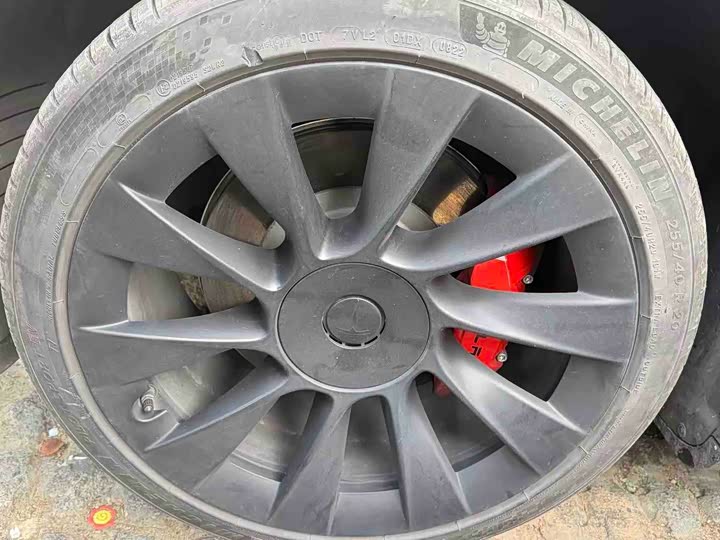 Фото 9 - Tesla Model Y