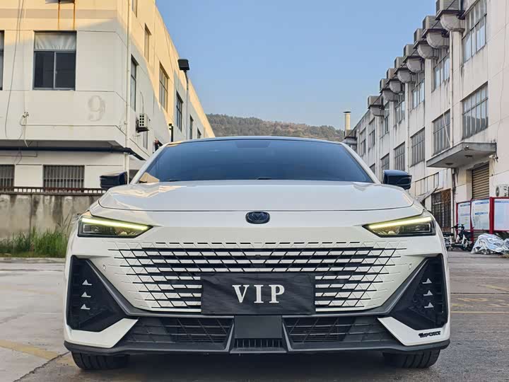 Фото 2 - Changan UNI-V