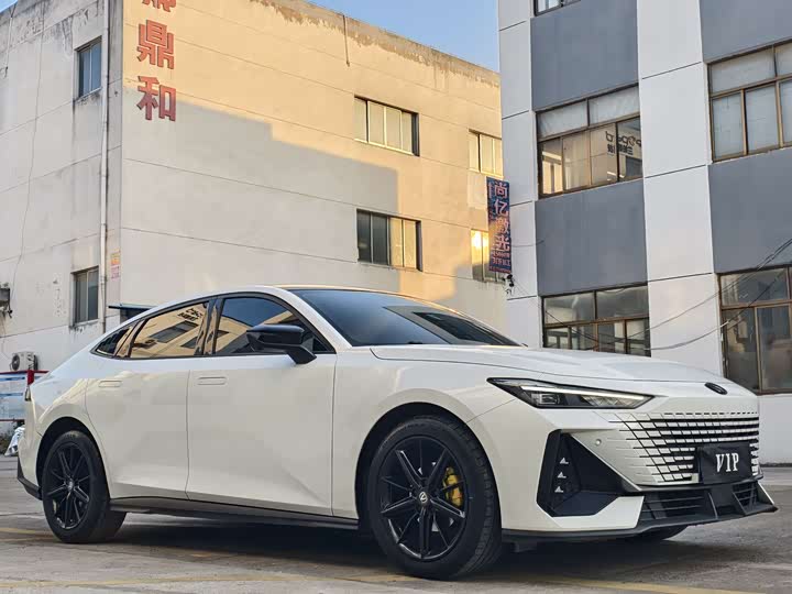 Фото 3 - Changan UNI-V