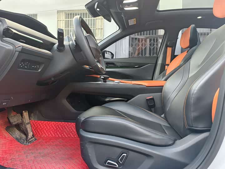 Фото 4 - Changan UNI-V