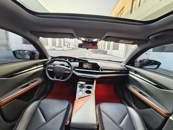 Фото 6 - Changan UNI-V