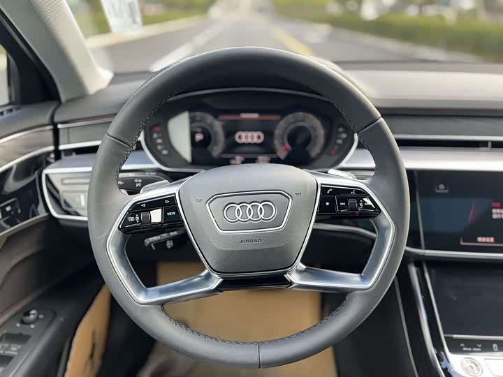 Фото 5 - Audi A8