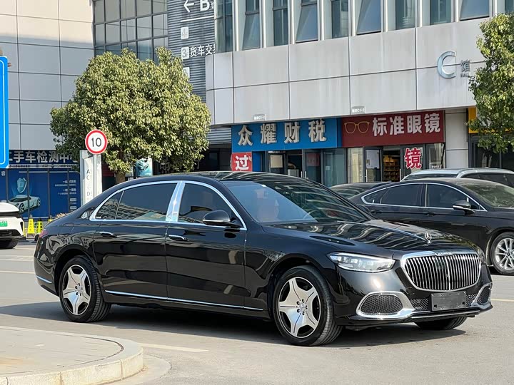 Фото 2 - Mercedes-Benz Maybach S-Class