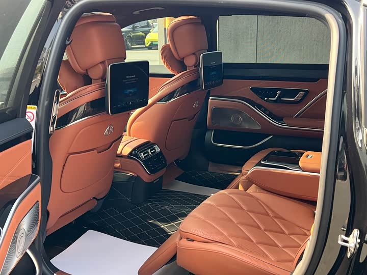 Фото 7 - Mercedes-Benz Maybach S-Class