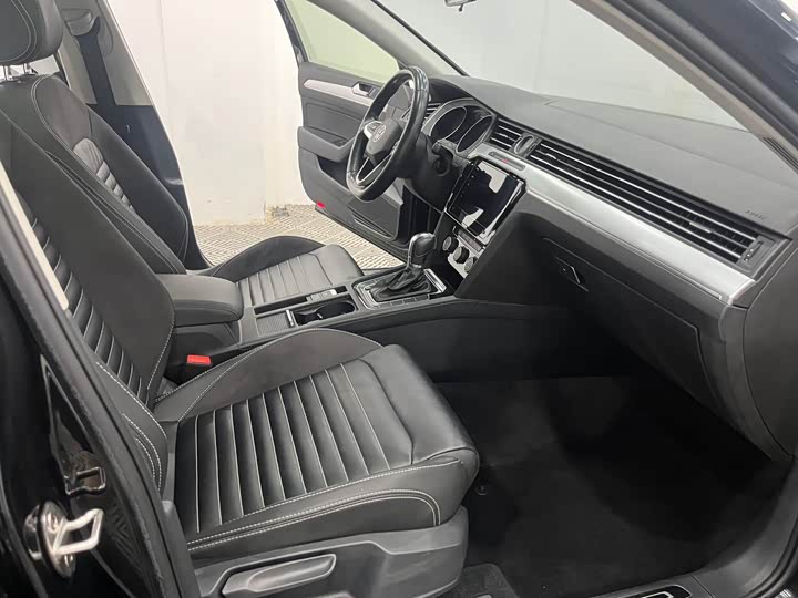 Фото 4 - Volkswagen Magotan