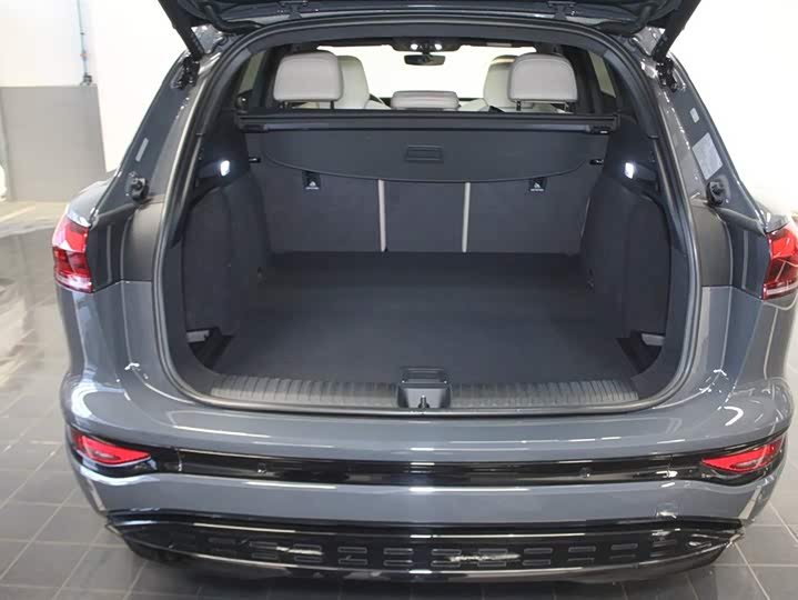 Фото 7 - Audi Q6L e-tron