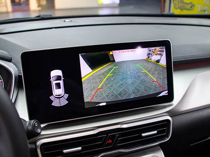 Фото 9 - Geely Coolray