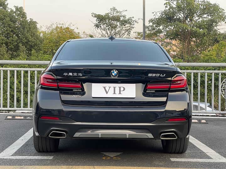 Фото 5 - BMW 5 Series