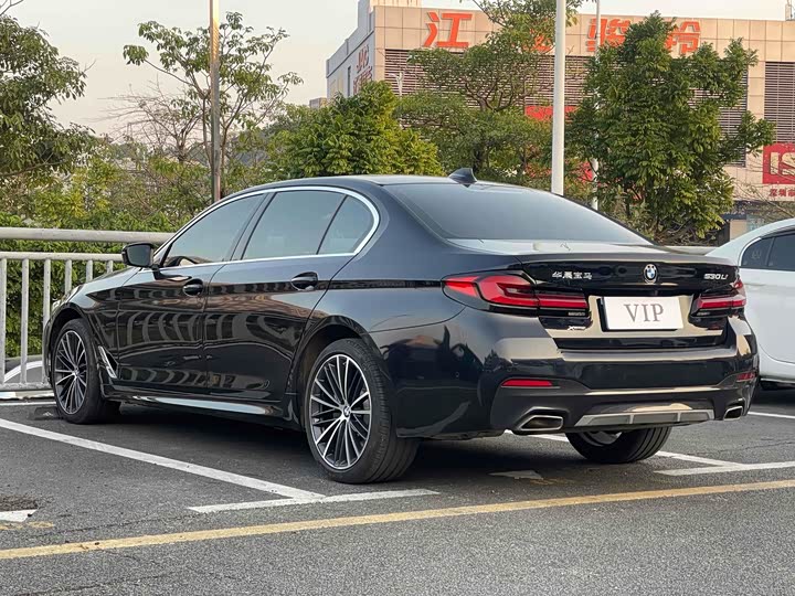 Фото 6 - BMW 5 Series