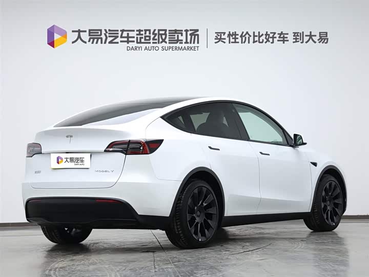 Фото 3 - Tesla Model Y