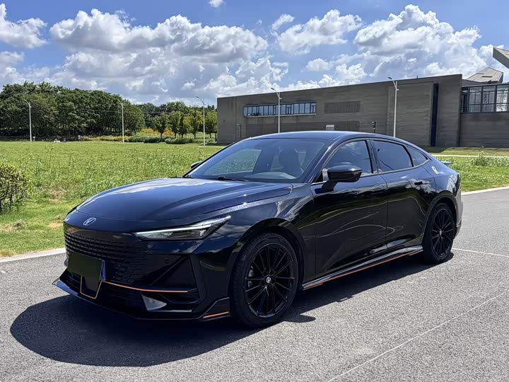 Фото 1 - Changan UNI-V