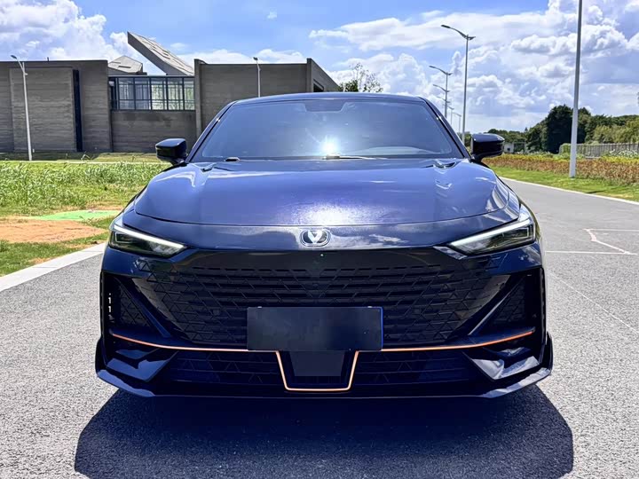 Фото 2 - Changan UNI-V