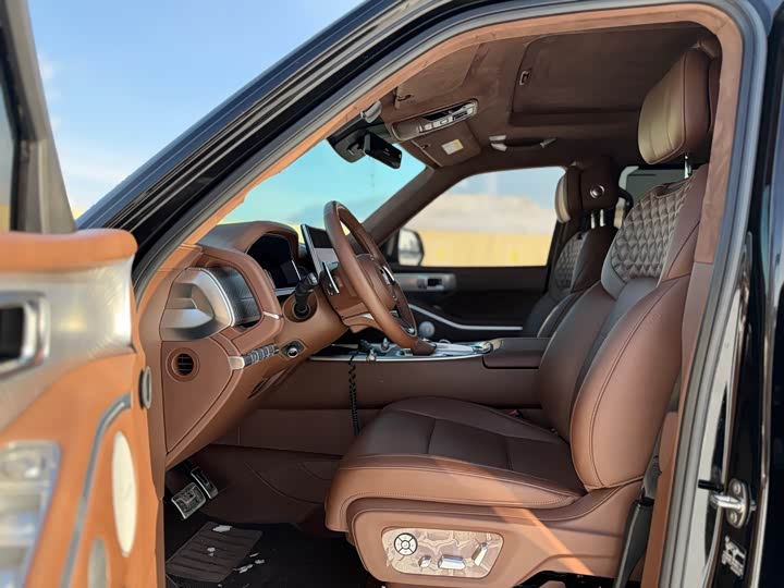 Фото 4 - Tank 700 Hybrid