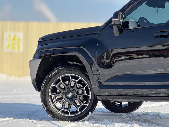 Фото 8 - Tank 700 Hybrid