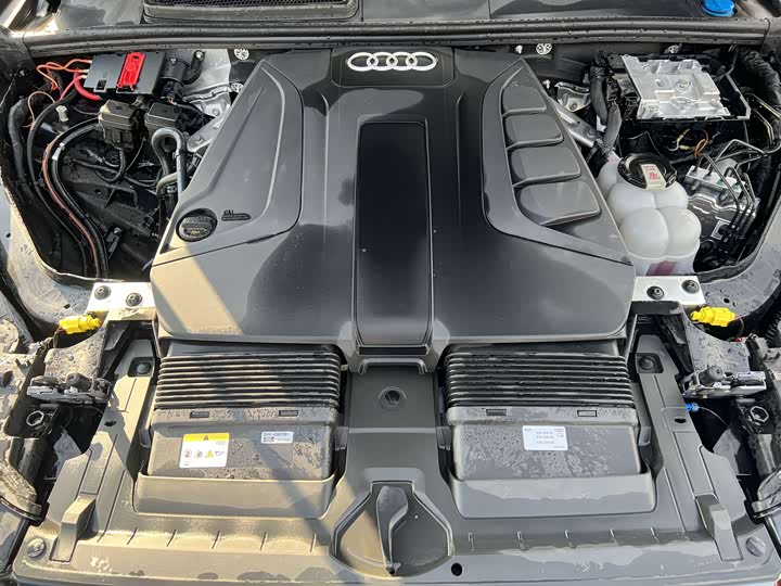 Фото 8 - Audi Q7