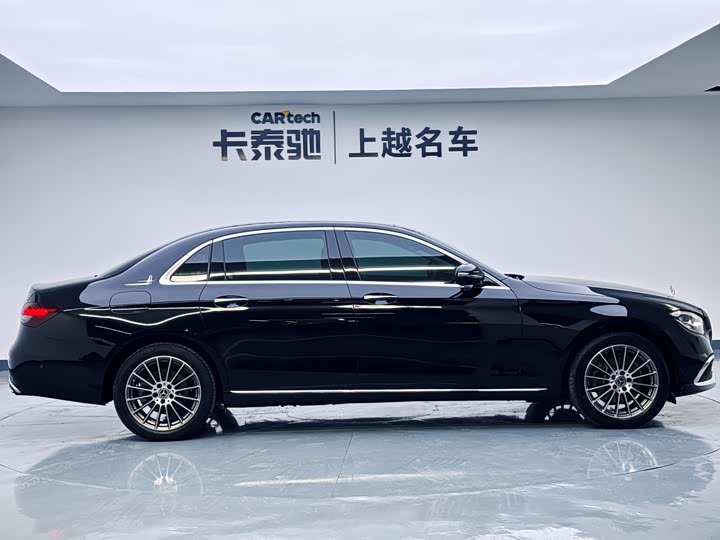 Фото 4 - Mercedes-Benz E-Class