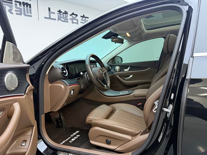 Фото 9 - Mercedes-Benz E-Class