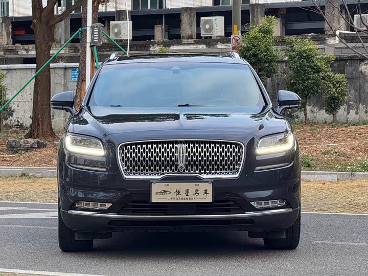 Фото 2 - Lincoln Nautilus