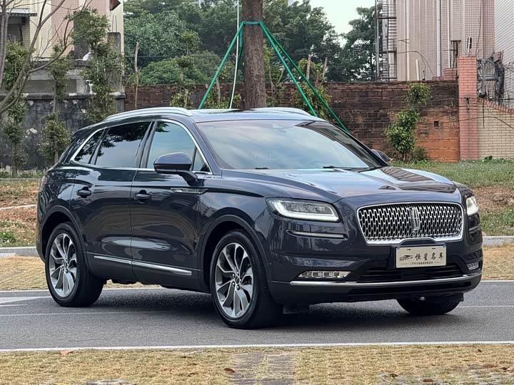 Фото 3 - Lincoln Nautilus