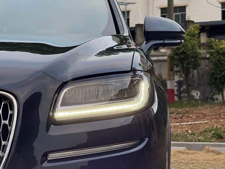 Фото 4 - Lincoln Nautilus