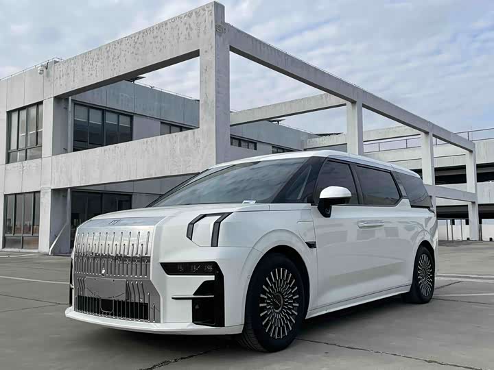 Фото 1 - Zeekr 009