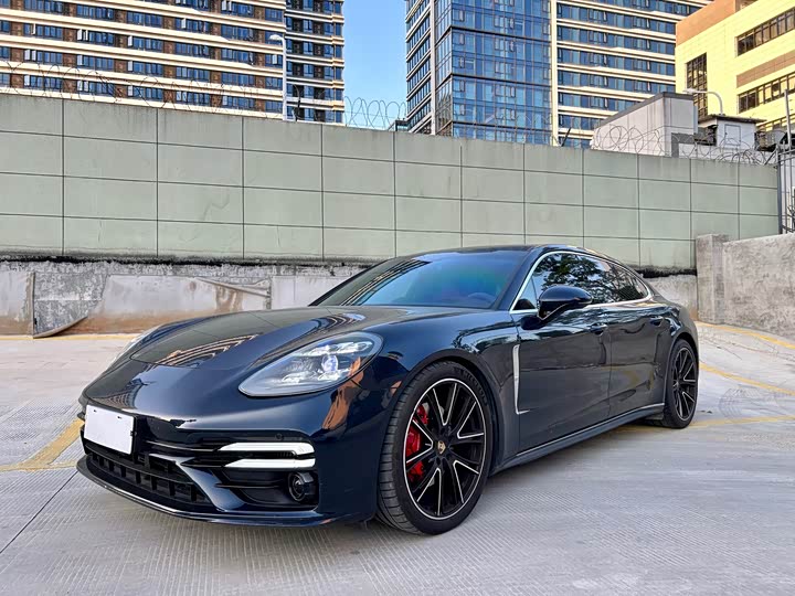 Фото 1 - Porsche Panamera