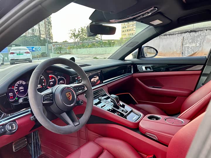 Фото 8 - Porsche Panamera