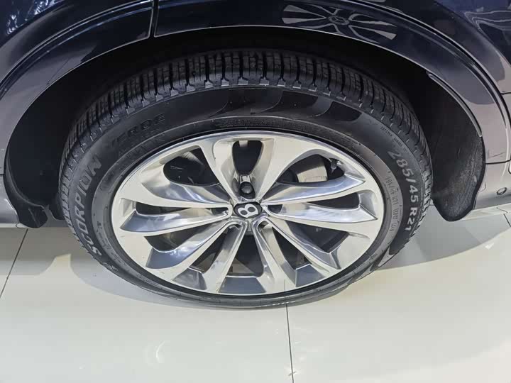 Фото 8 - Bentley Bentayga