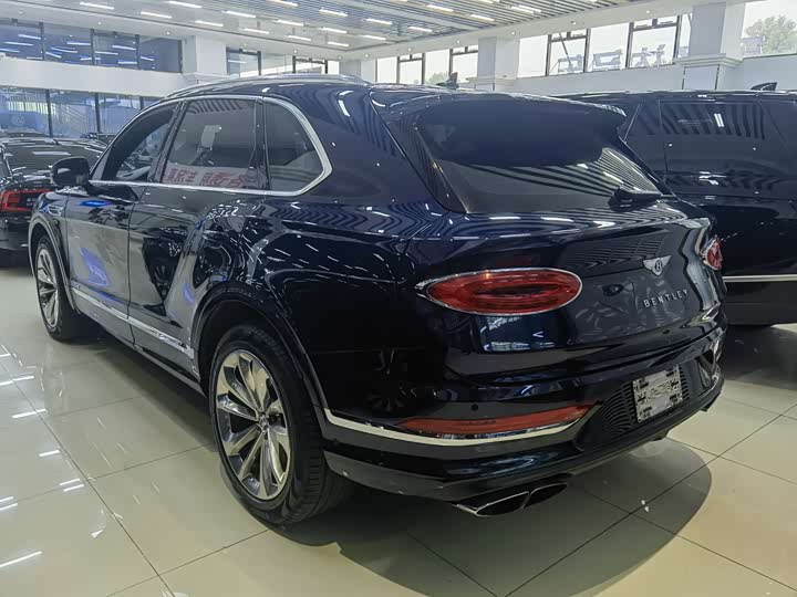 Фото 9 - Bentley Bentayga