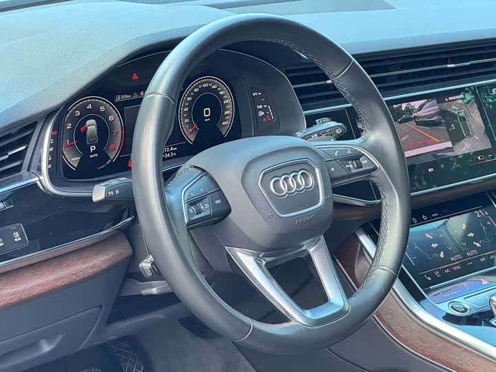 Фото 8 - Audi Q7