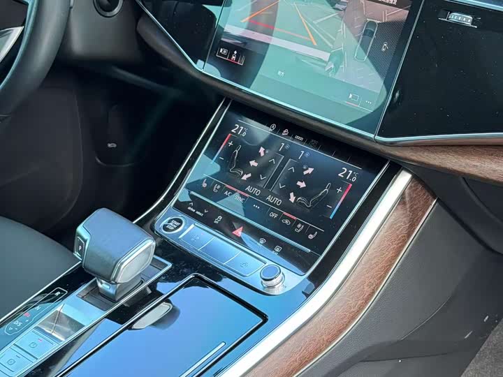 Фото 9 - Audi Q7