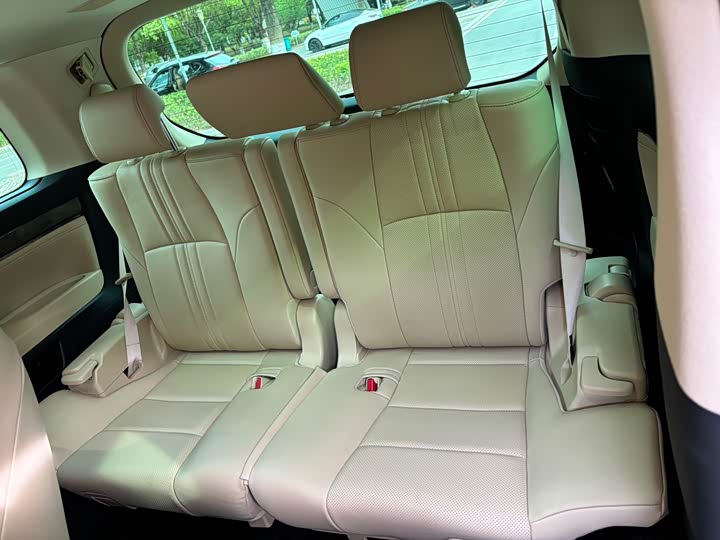 Фото 9 - Toyota Vellfire