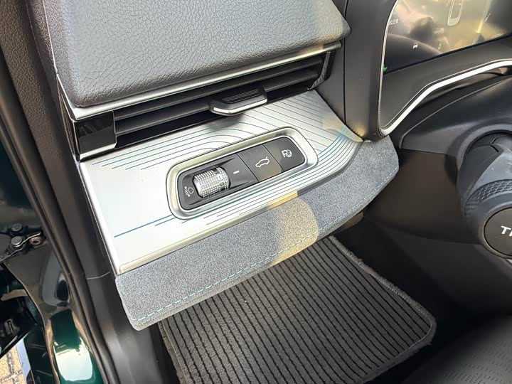 Фото 8 - Geely Preface