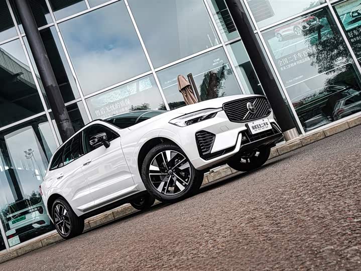 Фото 4 - Volvo XC60